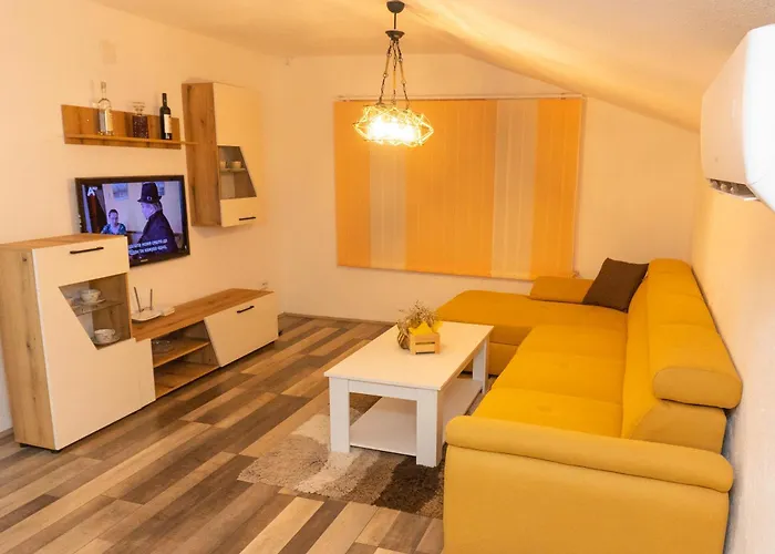 Cozy Modern Apartment